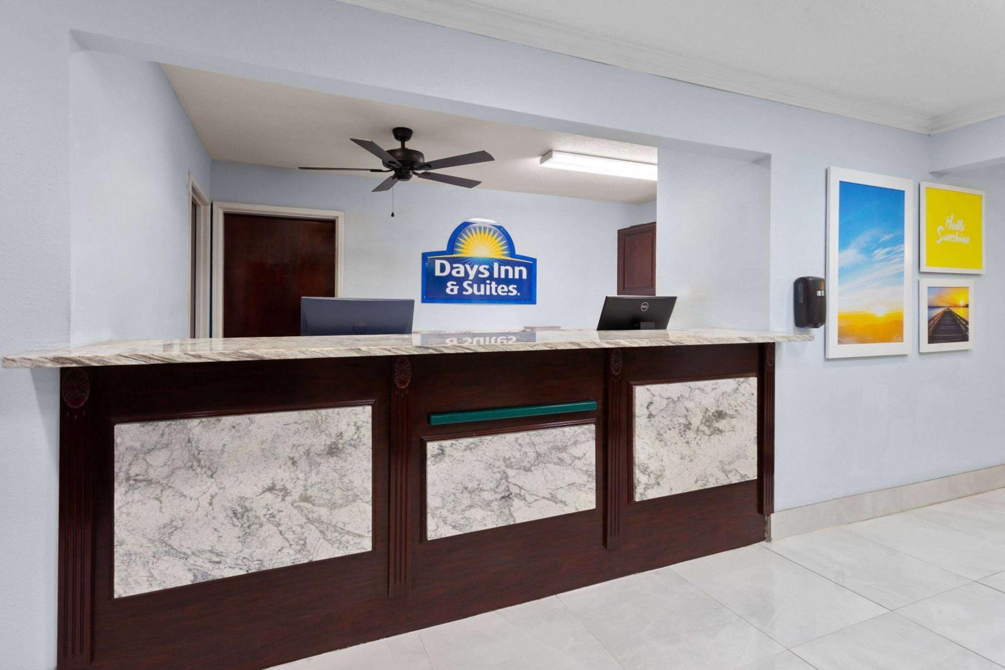 Days Inn & Suites By Wyndham Siler City Ngoại thất bức ảnh