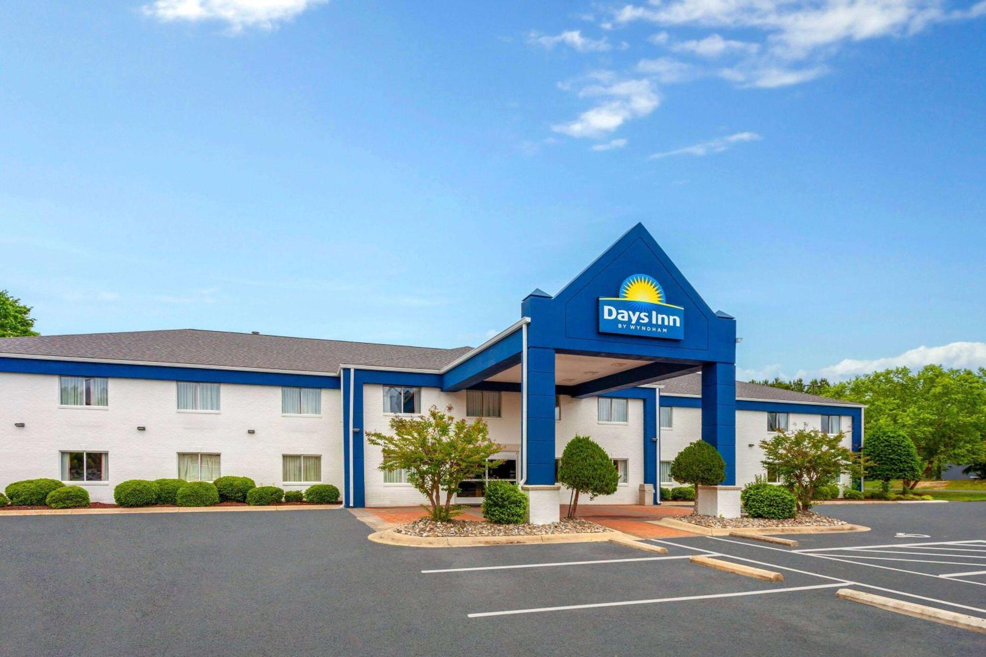 Days Inn & Suites By Wyndham Siler City Ngoại thất bức ảnh