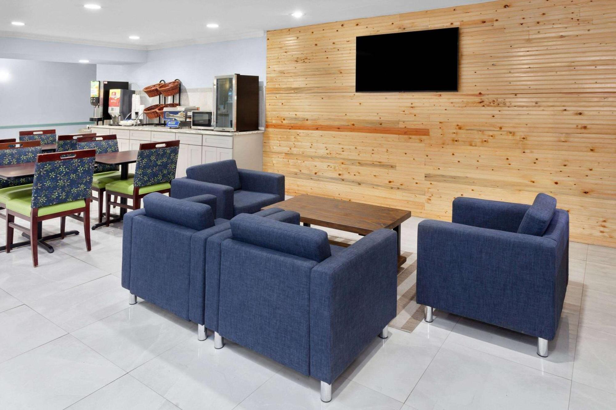 Days Inn & Suites By Wyndham Siler City Ngoại thất bức ảnh