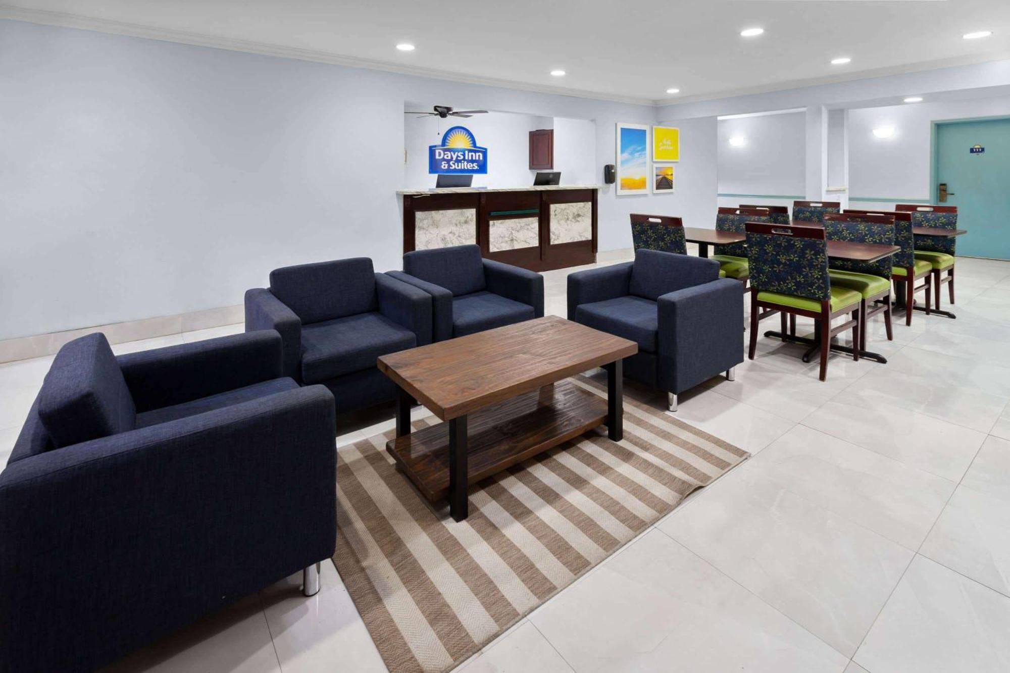 Days Inn & Suites By Wyndham Siler City Ngoại thất bức ảnh